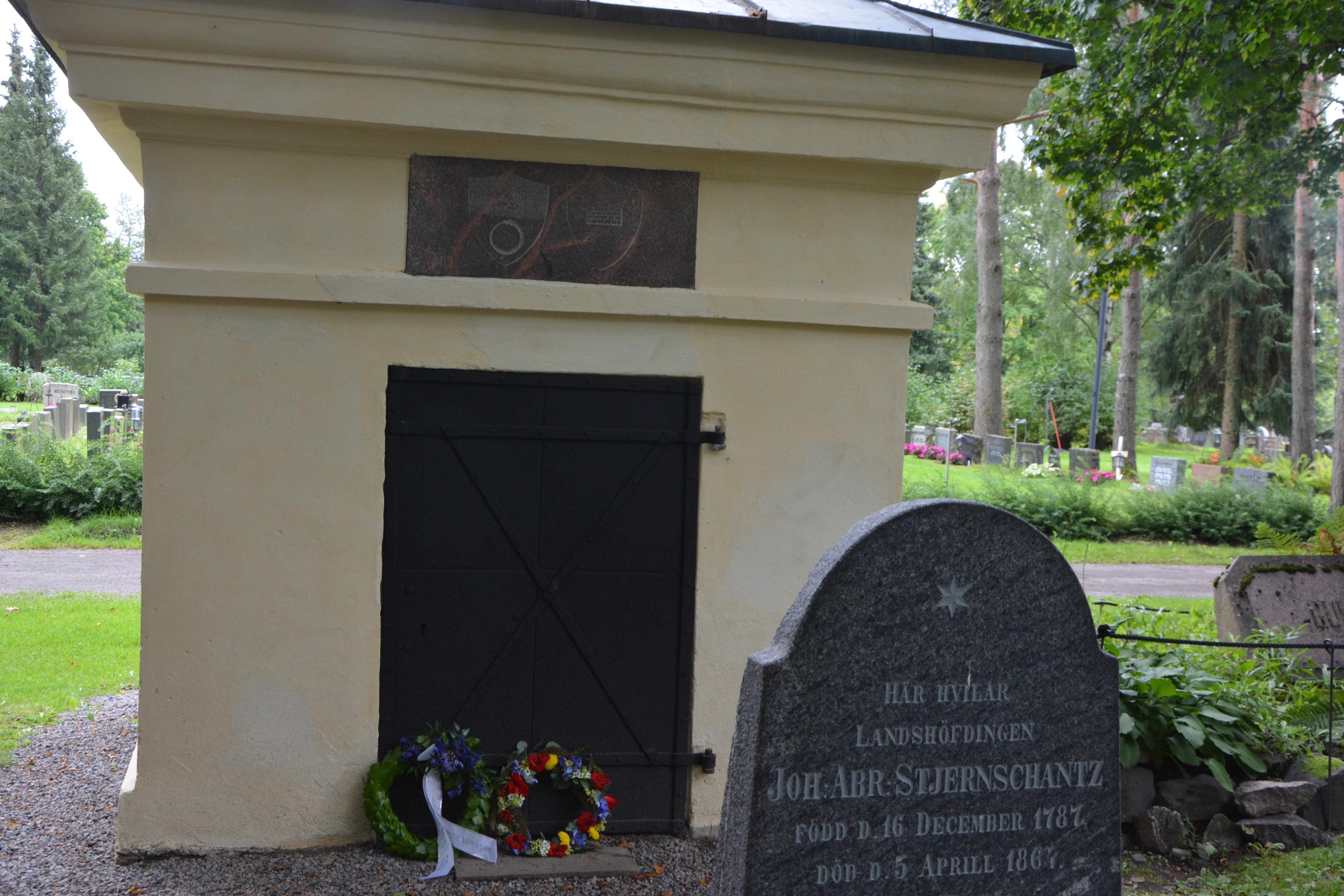 Cronstedts gravkapell på Sankt Lars kyrkogård.